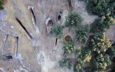 Δύο νέοι, ασύλητοι, θαλαμοειδείς τάφοι αποκαλύφθηκαν στο μυκηναϊκό νεκροταφείο των Αηδονιών στη Νεμέα