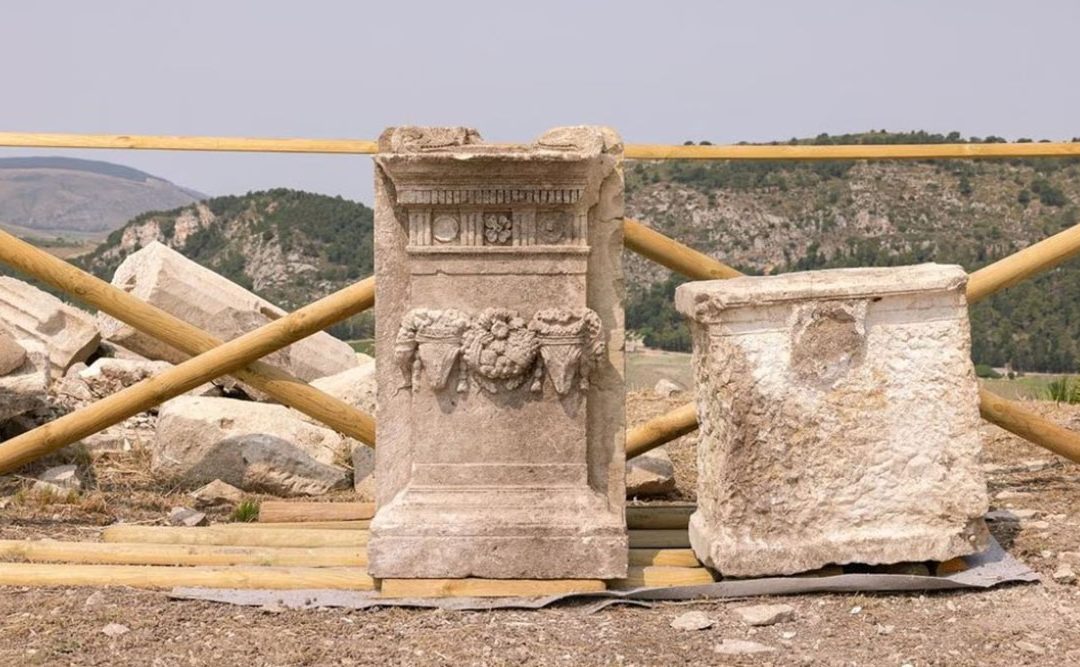 Αρχαίος ελληνικός βωμός ανακαλύφθηκε στην αρχαία ελληνική πόλη Έγεστα στη Σικελία
