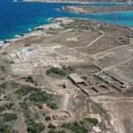Άγαλμα που παραπέμπει στο παιδί του Κριτίου και νέο κτήριο τεσσάρων δωματίων ανάμεσα στα φετινά ευρή...