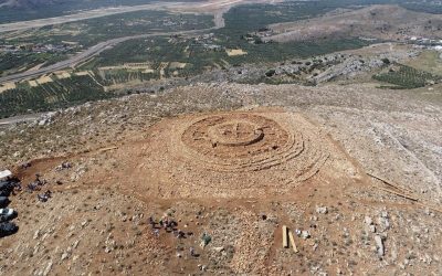 Λίνα Μενδώνη για λόφο Παπούρα: Η τελική λύση διασφαλίζει τόσο την πλήρη προστασία και ανάδειξη του μνημείου όσο και την ασφάλεια των πτήσεων του νέου αεροδρομίου